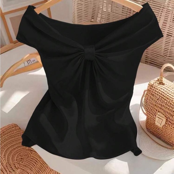 Elegant Black Off-Shoulder Top - Picture 1 of 1